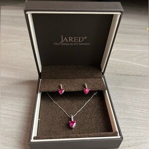 Brand new Jared Jewelers garnet Earrings and necklace set